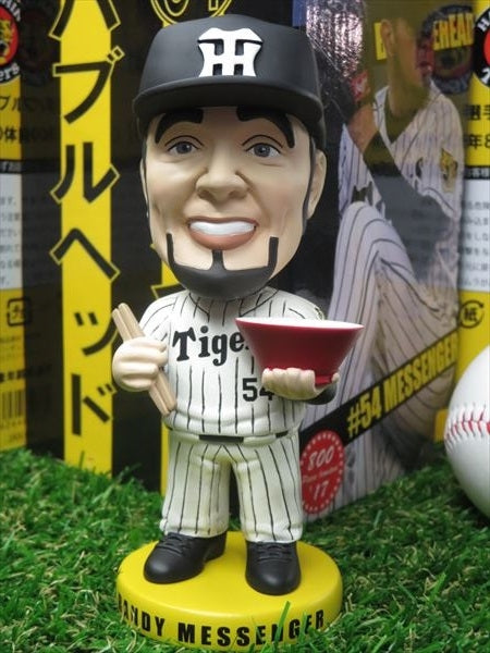 ラーメンを持ったメッセンジャー選手 ボブルヘッド人形 ［阪神タイガース承認］ 800体限定