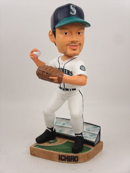 イチロー シアトル・マリナーズ LEGENDS OF THE DIAMOND 野球場 Forever Collectibles 5000体限定 ボブルヘッド