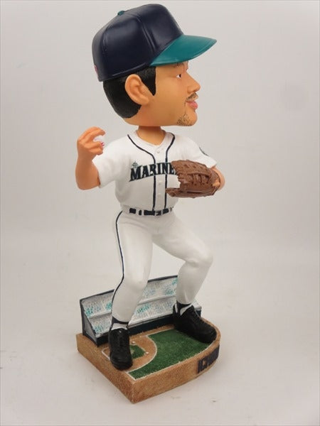 イチロー シアトル・マリナーズ LEGENDS OF THE DIAMOND 野球場 Forever Collectibles 5000体限定 ボブルヘッド