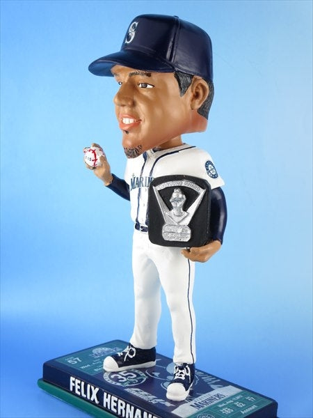 フェリックス・ヘルナンデス シアトル・マリナーズ 2010年サイヤング賞 Forever Collectibles 300体限定